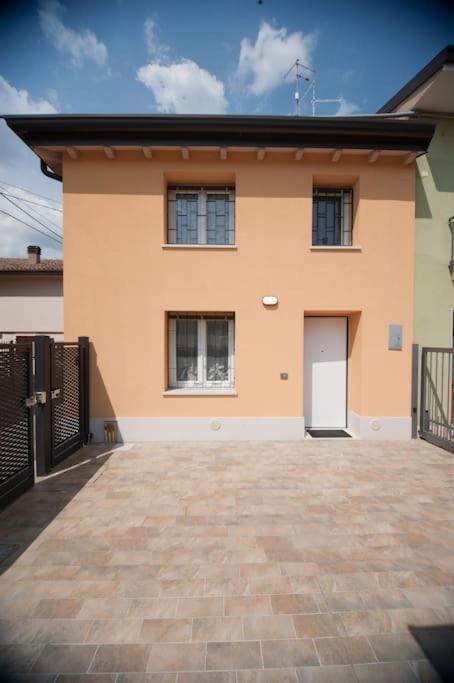 Appartement Casa Gemma - Big Family House With Free Parking à San Giovanni Lupatoto Extérieur photo