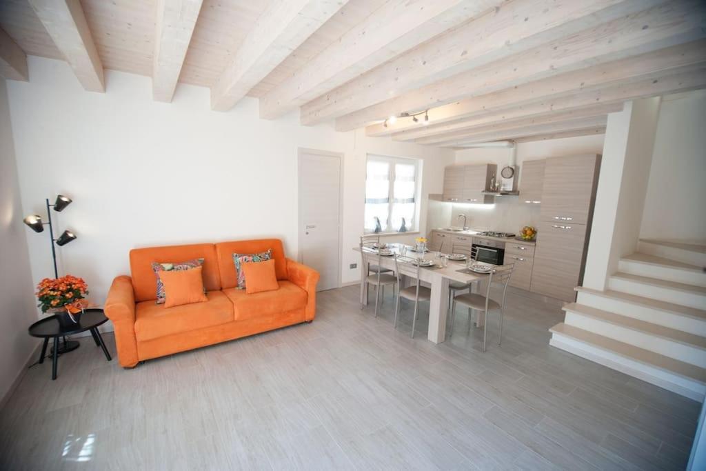 Appartement Casa Gemma - Big Family House With Free Parking à San Giovanni Lupatoto Extérieur photo